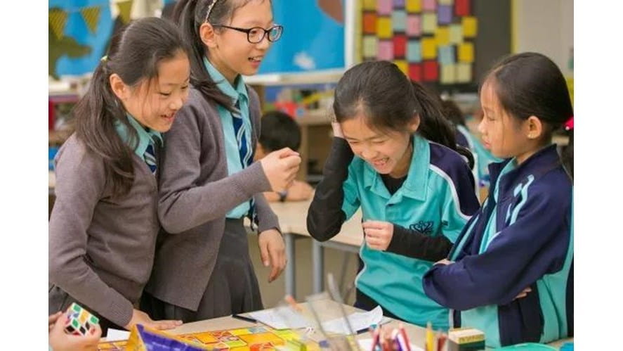 让我们一起和五年级的小朋友们遨游汉字的王国吧! - Let s travel through the kingdom of Chinese characters with our Year 5 children